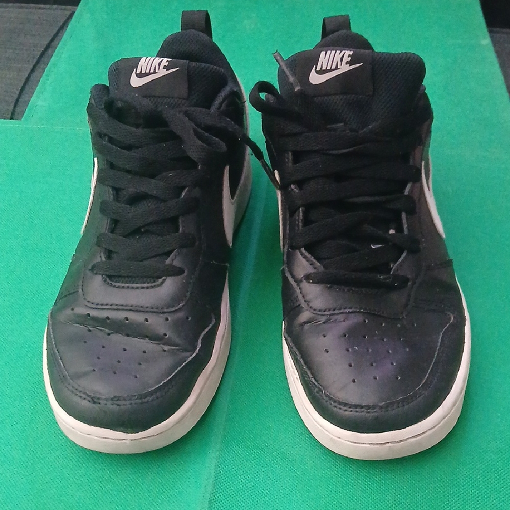 Nike Kids Black and White Sneakers